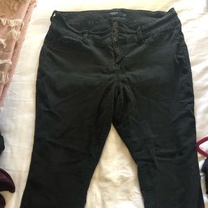Torrid 18 short black jegging